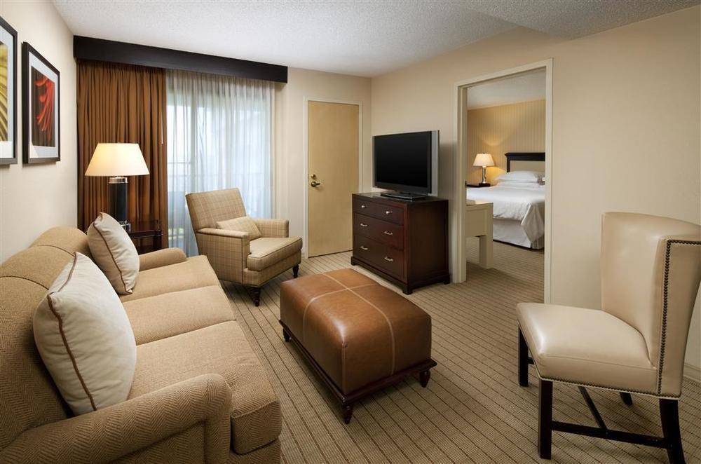 Sheraton San Jose Milpitas Room photo